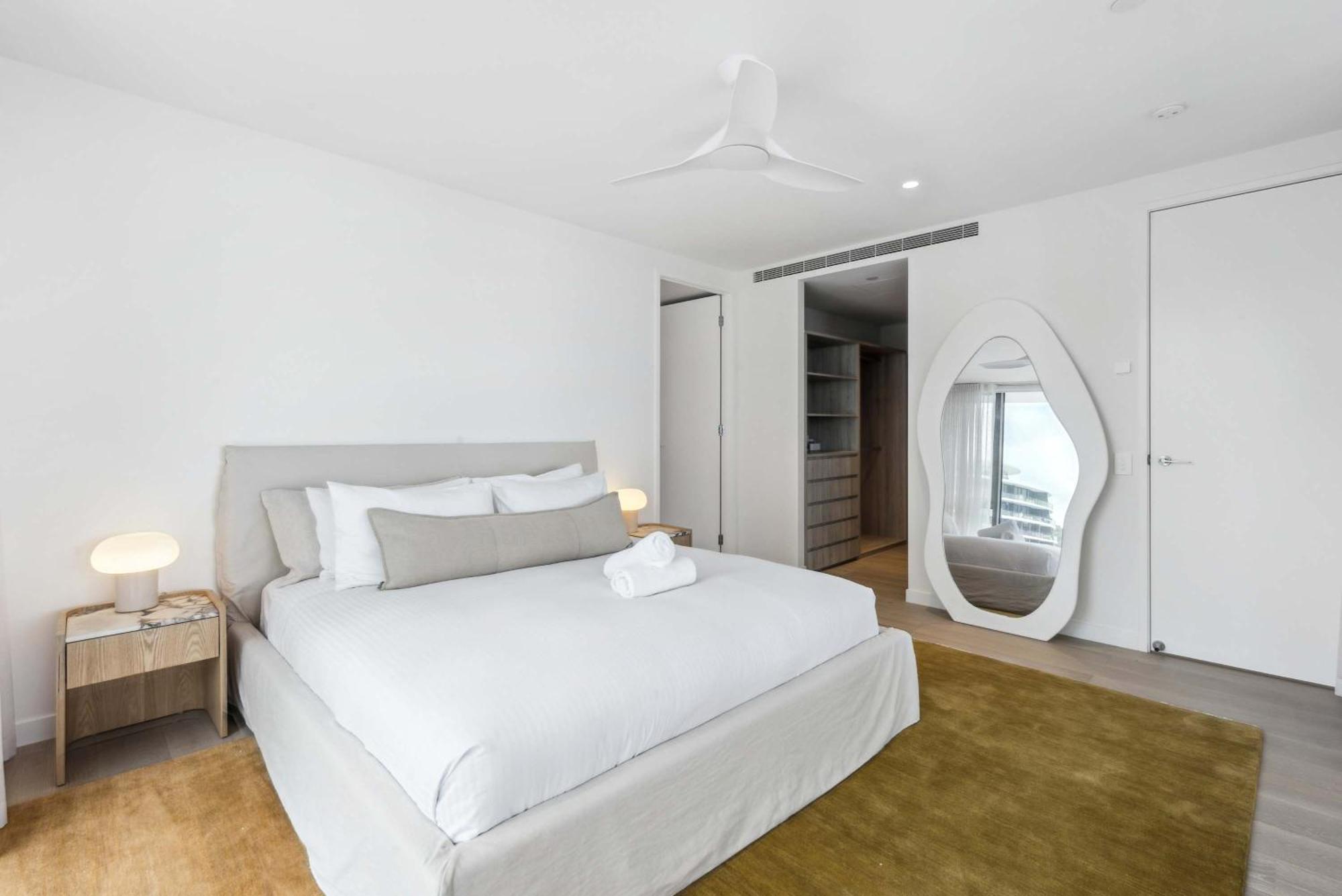 Apartment Picasso By Khove *