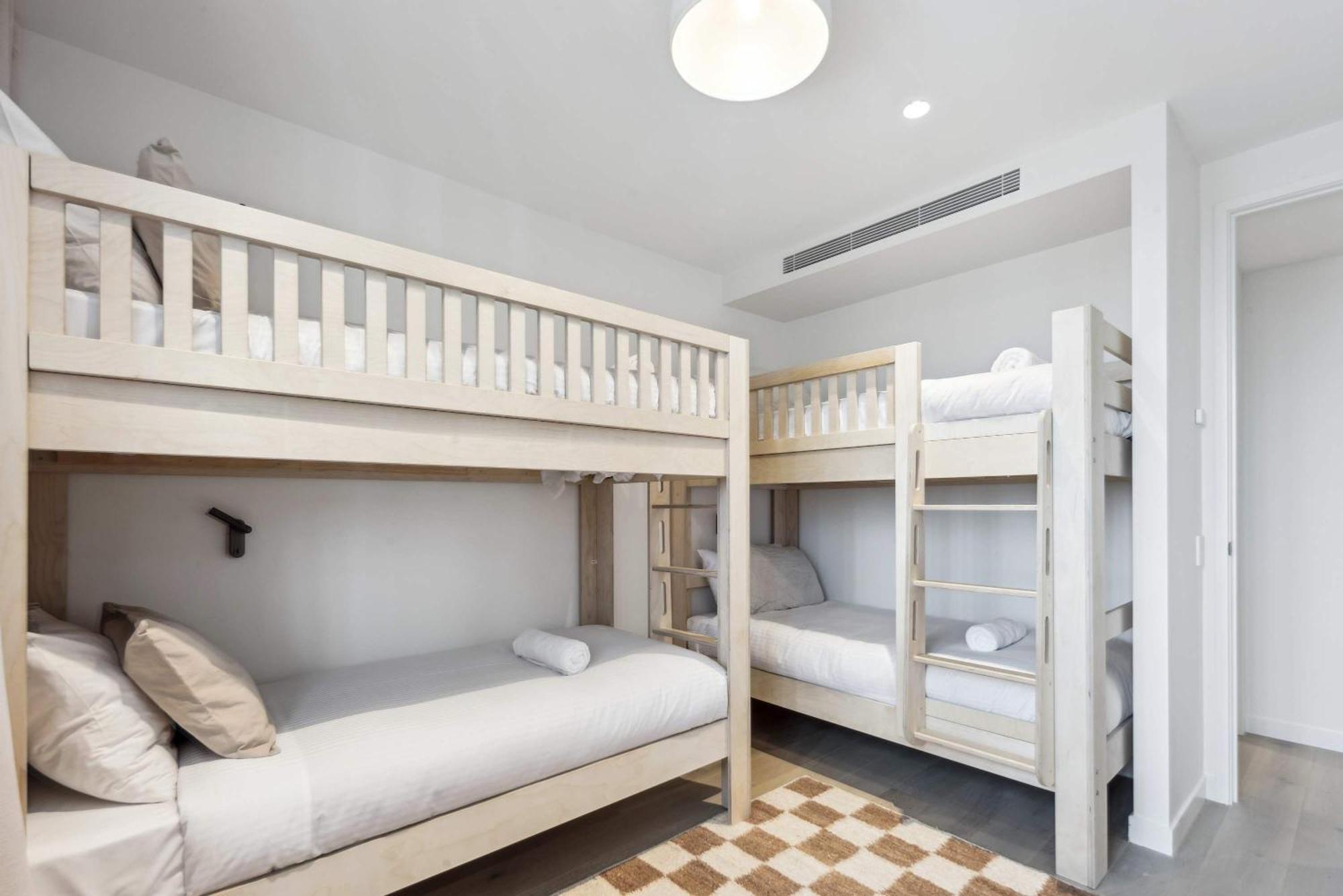 Apartment Picasso By Khove *